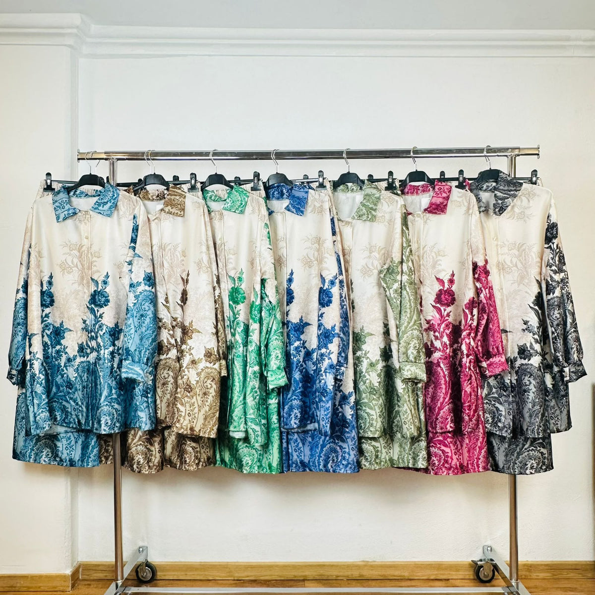 completo camicia e pantaloni stampa floreale