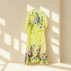 Elegante abito a due pezzi in puro lino con maniche lunghe