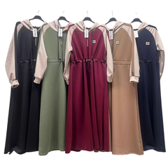 Abito lungo e comodo con elastico in vita